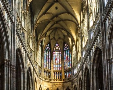 Un couple transforme une église de 200 ans en une belle maison
