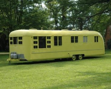 Ce couple a acheté une caravane en 1953 et voici à quoi elle ressemble 60 ans plus tard ! Incroyable !